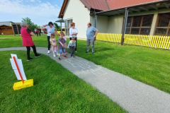 Srečanje z babicami in dedki (Medvedki), 13. 5. 2022